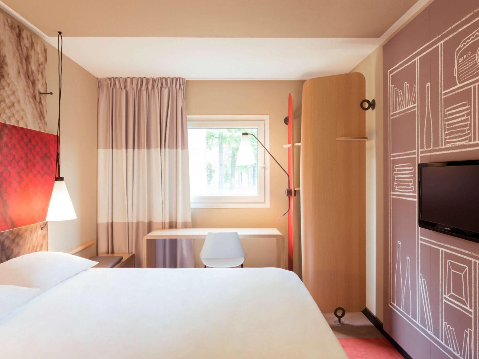 Ibis Montauban Hotel Exterior photo