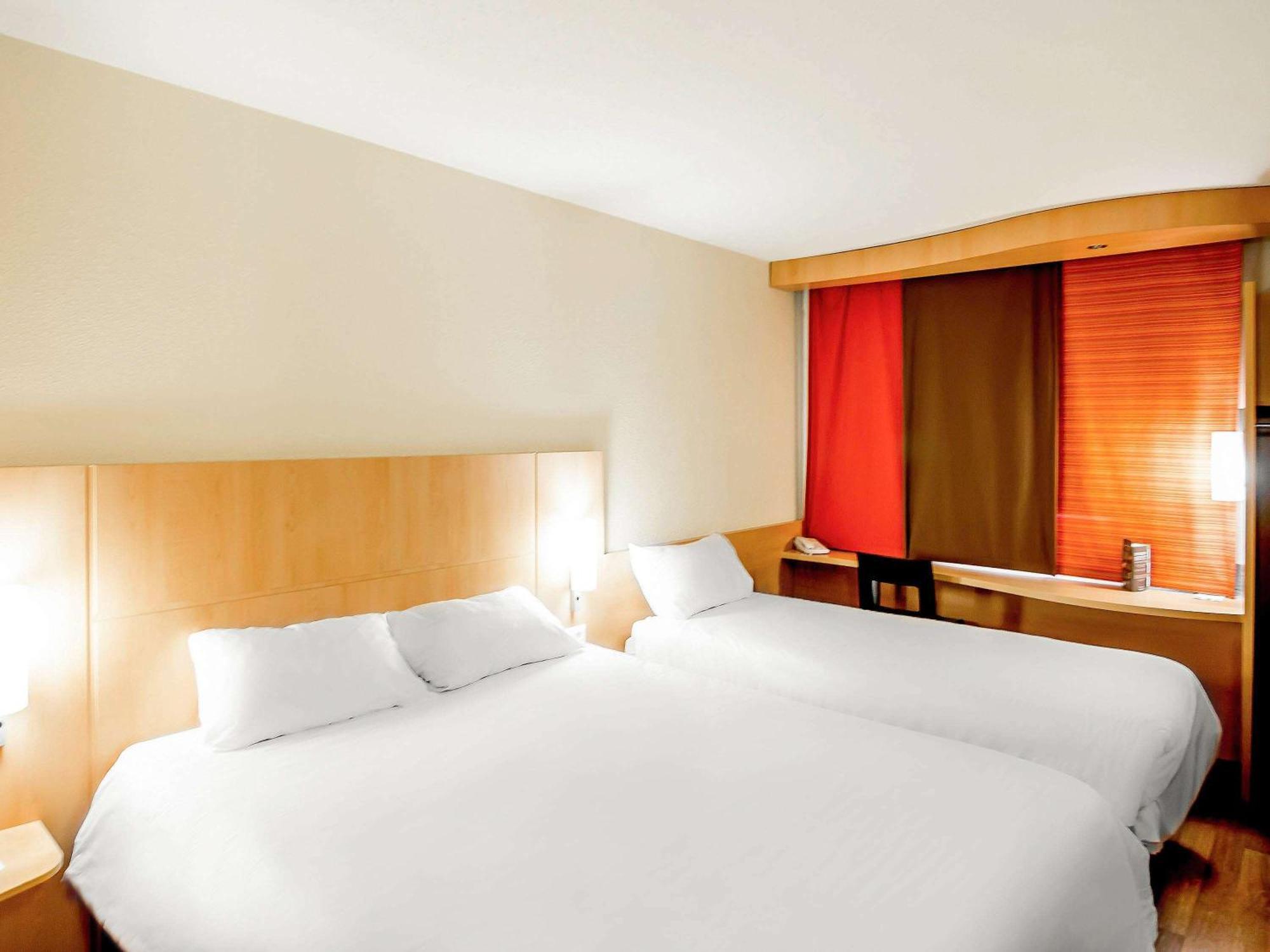 Ibis Montauban Hotel Exterior photo